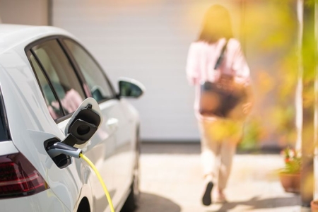 How much does it cost to charge an electric car in Australia?